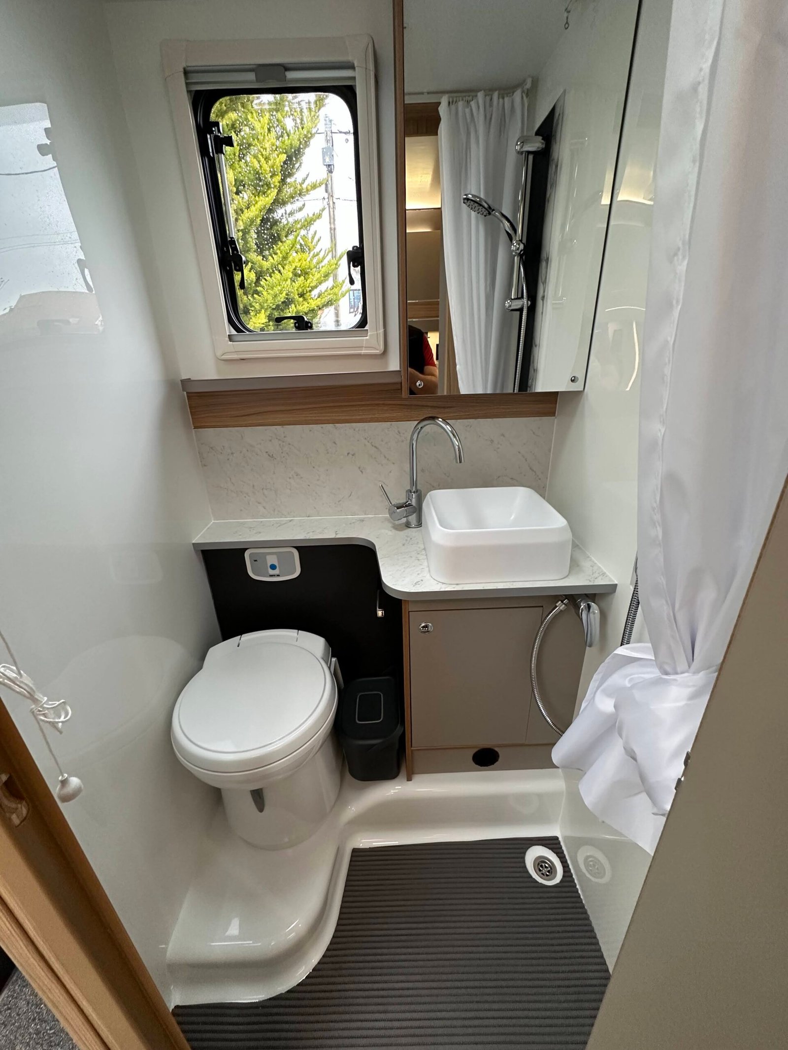 The washroom with separate shower